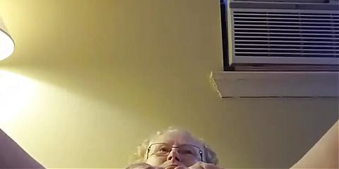Granny Gilf Old Woman Using A New Toy To Reach Orgasm